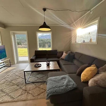 Beautiful In Isfjorde Holiday home